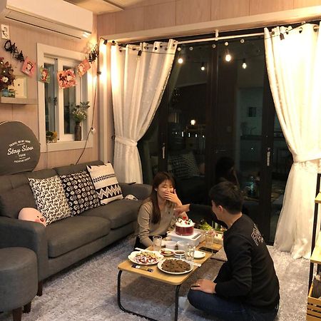Us On Earth Guesthouse Danyang Bagian luar foto