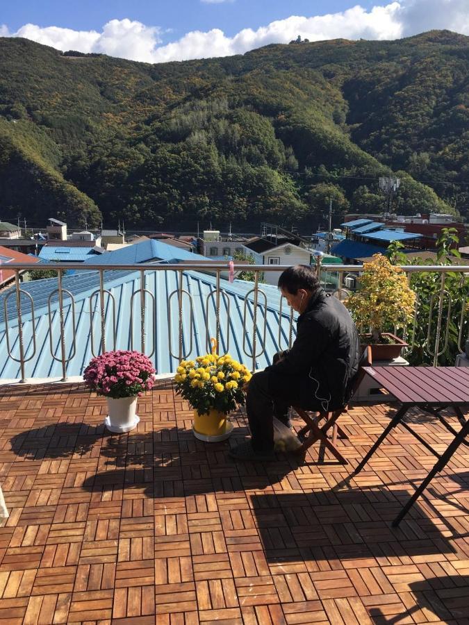 Us On Earth Guesthouse Danyang Bagian luar foto